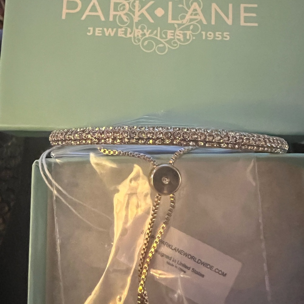 Park Lane Gold Sparkling bracelet pull style